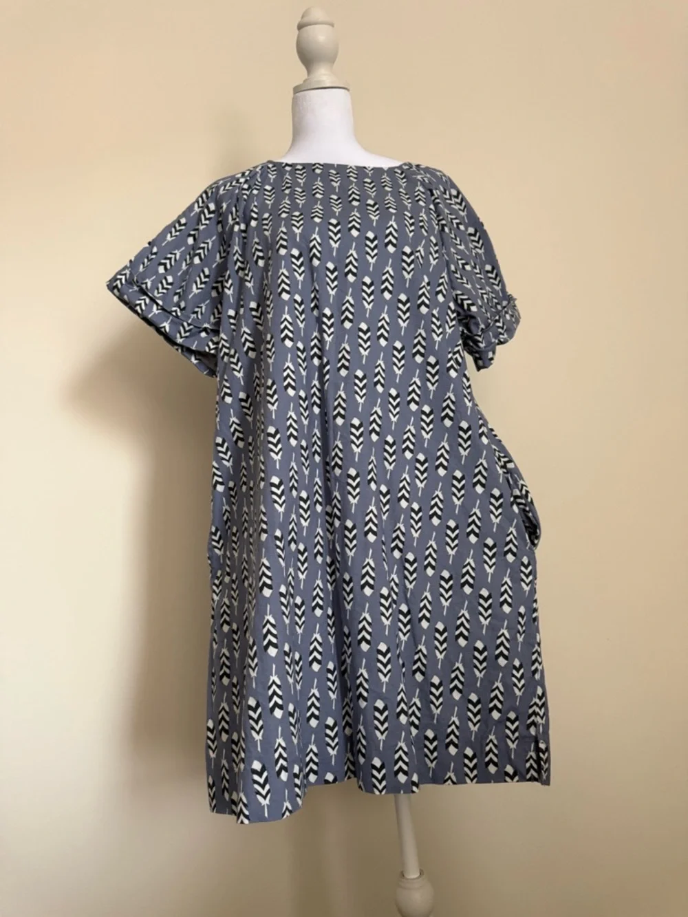 Uncle Frank Blue and White Geometric Shift Dress size large EUC 100% cotton. - Picture 4 of 10